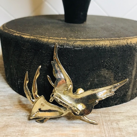 Breast Cancer Angel Pin Brooch - Picture 2 of 5